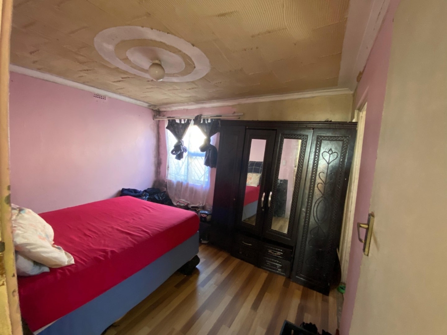 4 Bedroom Property for Sale in Umrhabulo Triangle Western Cape